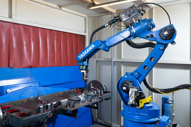 Роботизированные сварочные комплексы и ячейки